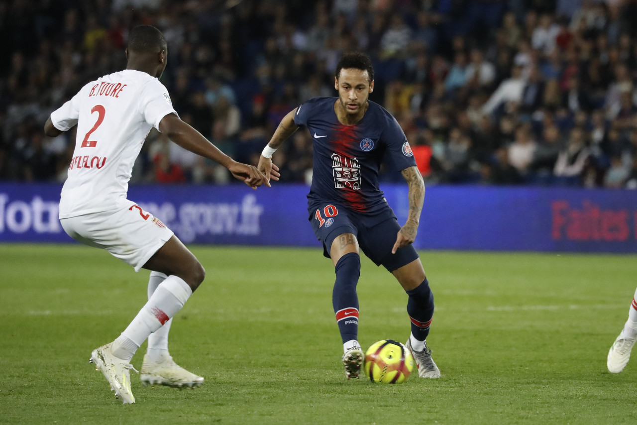 奥格斯堡vs柏林联合：格雷戈里奇、亚基奇首发，